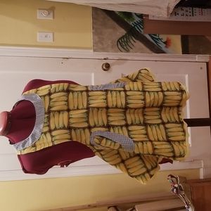 Apron and oven mitts set, corny ;)